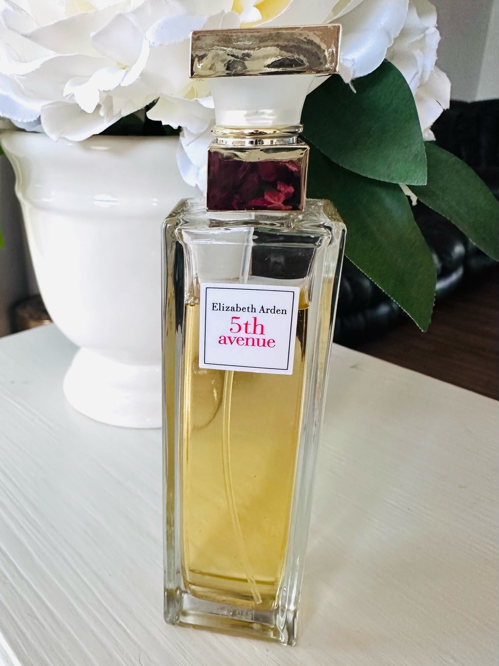 Elizabeth Arden 5th Avenue Perfume Bottle - Gold & Clear